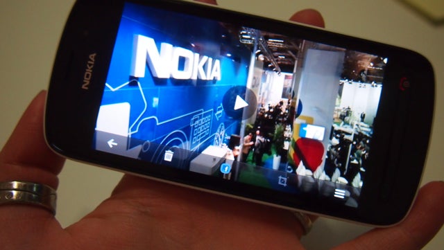 Hands-On With the Nokia 808 Pureview: “Some People Think We’ve Gone Too Far”