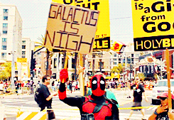 Collection of Deadpool Vs. Comic-Con gifs is the best thing ever