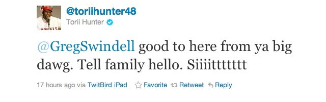 Torii Hunter Gets Trapped In An Oxygen Chamber, Pisses In a Bottle, Tweets