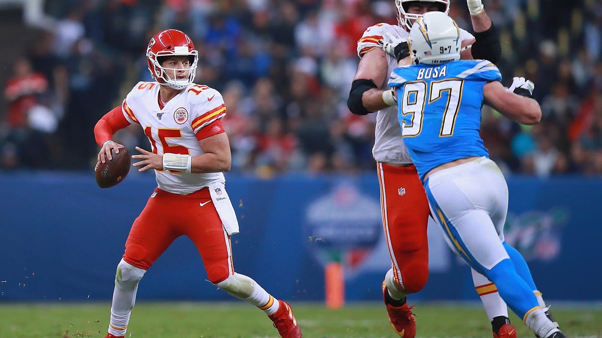 This weekend’s NFL slate is… what’s the word? HUGE 1 This weekend’s NFL slate is… what’s the word? HUGE