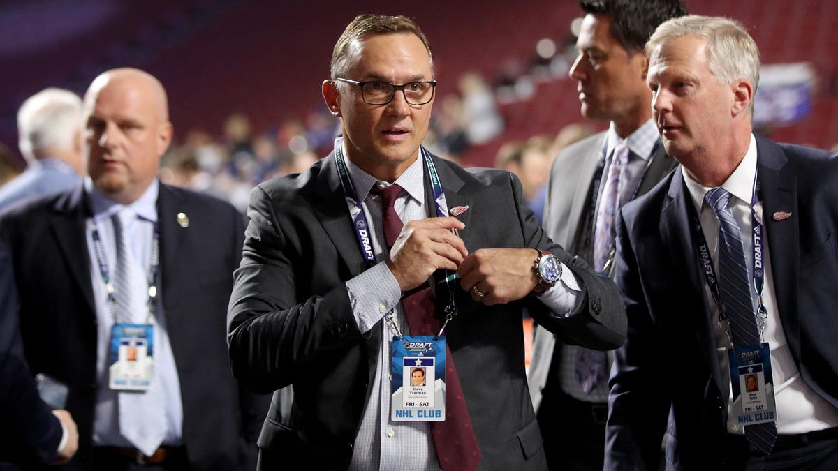 Lightning keep cashing in on ex-GM Steve Yzerman’s masterfully built roster 1 Lightning keep cashing in on ex-GM Steve Yzerman’s masterfully built roster