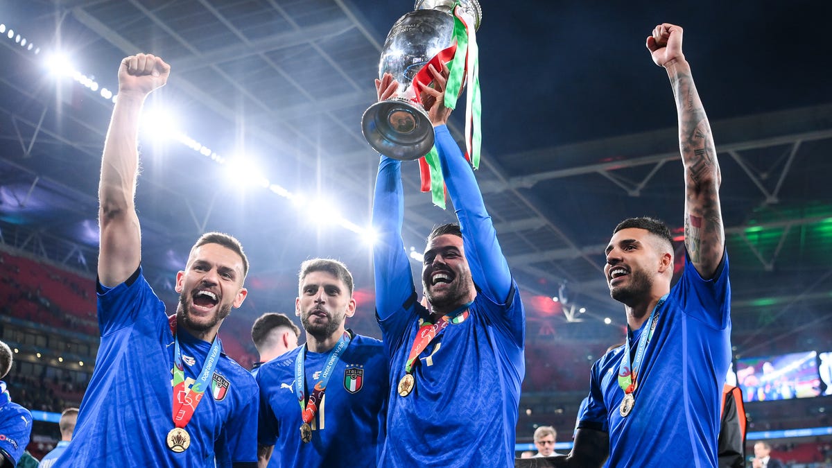 ‘It’s Coming Home’... to Rome 1 ‘It’s Coming Home’... to Rome