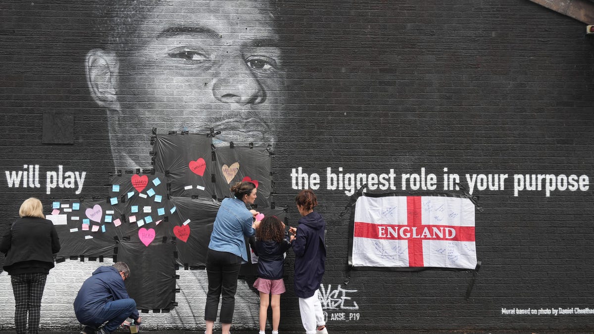 Would you idiots please stop blighting great soccer matches with your racism? 1 Would you idiots please stop blighting great soccer matches with your racism?