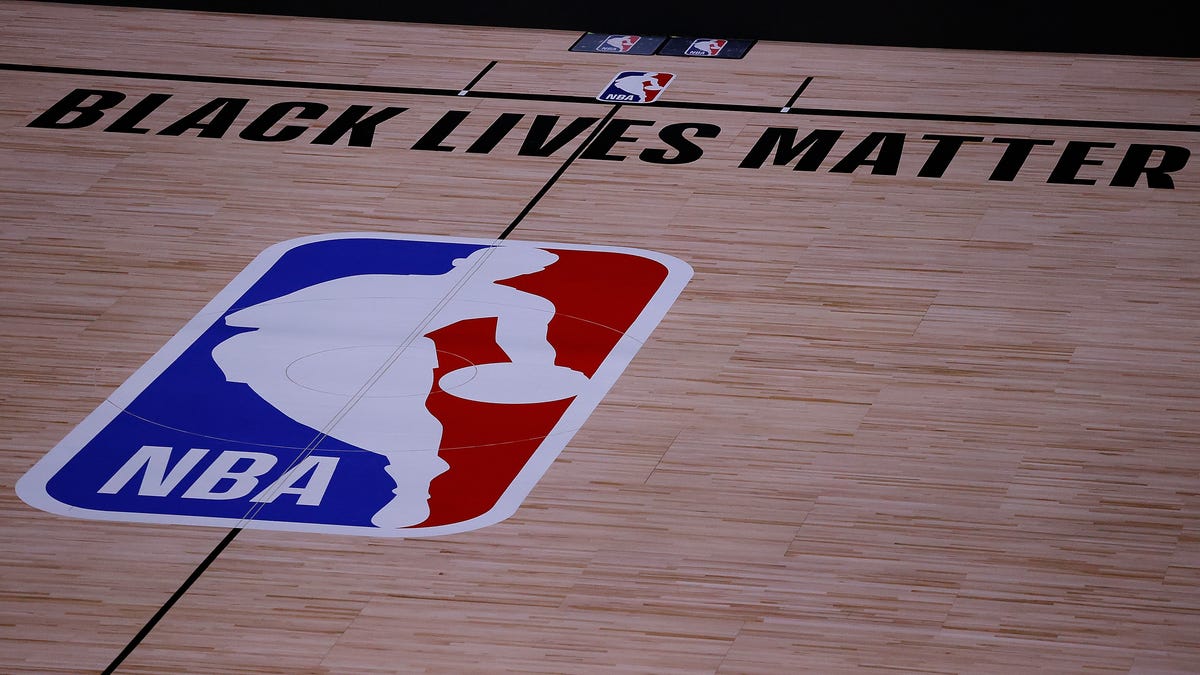 Poll Shows Majority Supports NBA Protests - Poll Shows Majority Supports NBA Protests