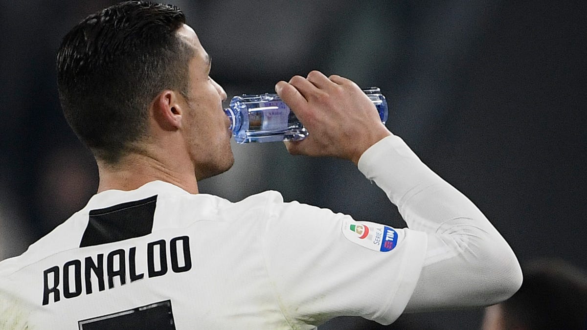 Coca-Cola lost 4 billion in market value after Ronaldo endorsed water 1 Coca-Cola lost 4 billion in market value after Ronaldo endorsed water