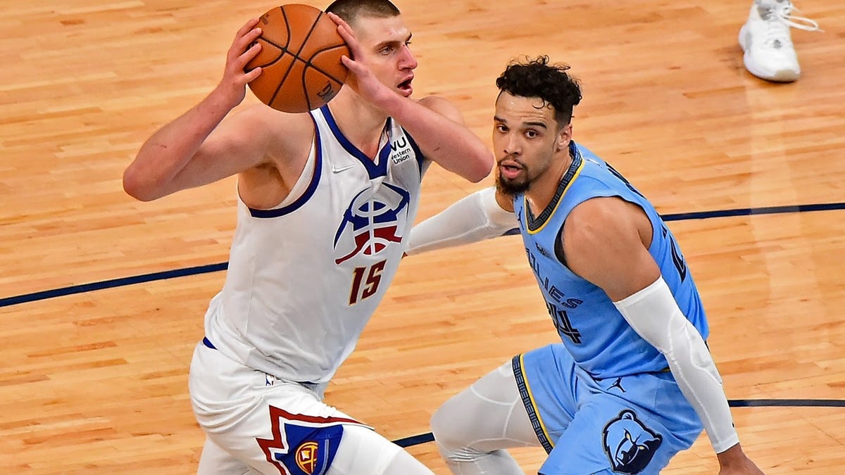 Nikola Jokić is peeking back at other MVP candidates and smiling like Usain Bolt in Rio - Nikola Jokić is peeking back at other MVP candidates and smiling like Usain Bolt in Rio
