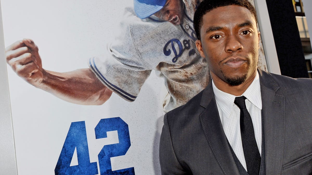 Chadwick Boseman, Actor Who Played Jackie Robinson in '42,' Dies at 43 - 42 Chadwick Boseman, Actor Who Played Jackie Robinson in '42,' Dies at 43