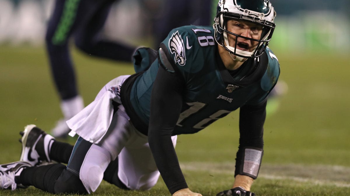Same Old NFL: 41-Year-Old Josh McCown Has a Job and Kaepernick Doesn’t - Colin Kaepernick Same Old NFL: 41-Year-Old Josh McCown Has a Job and Kaepernick Doesn’t