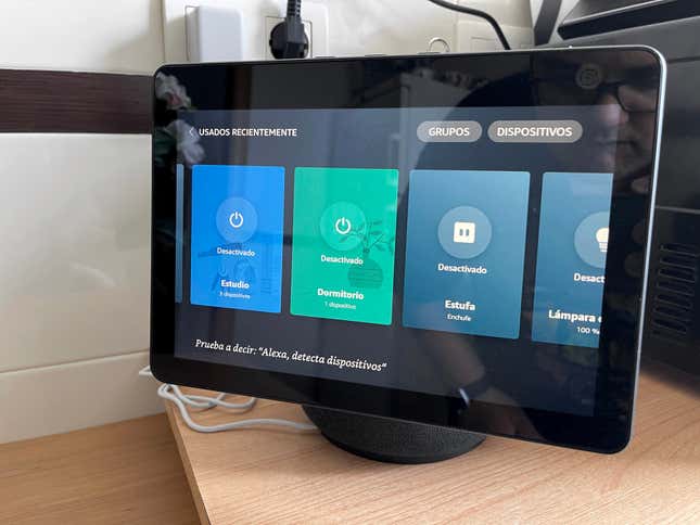 Probamos El Echo Show De Amazon Ahora Alexa Te Persigue Por La