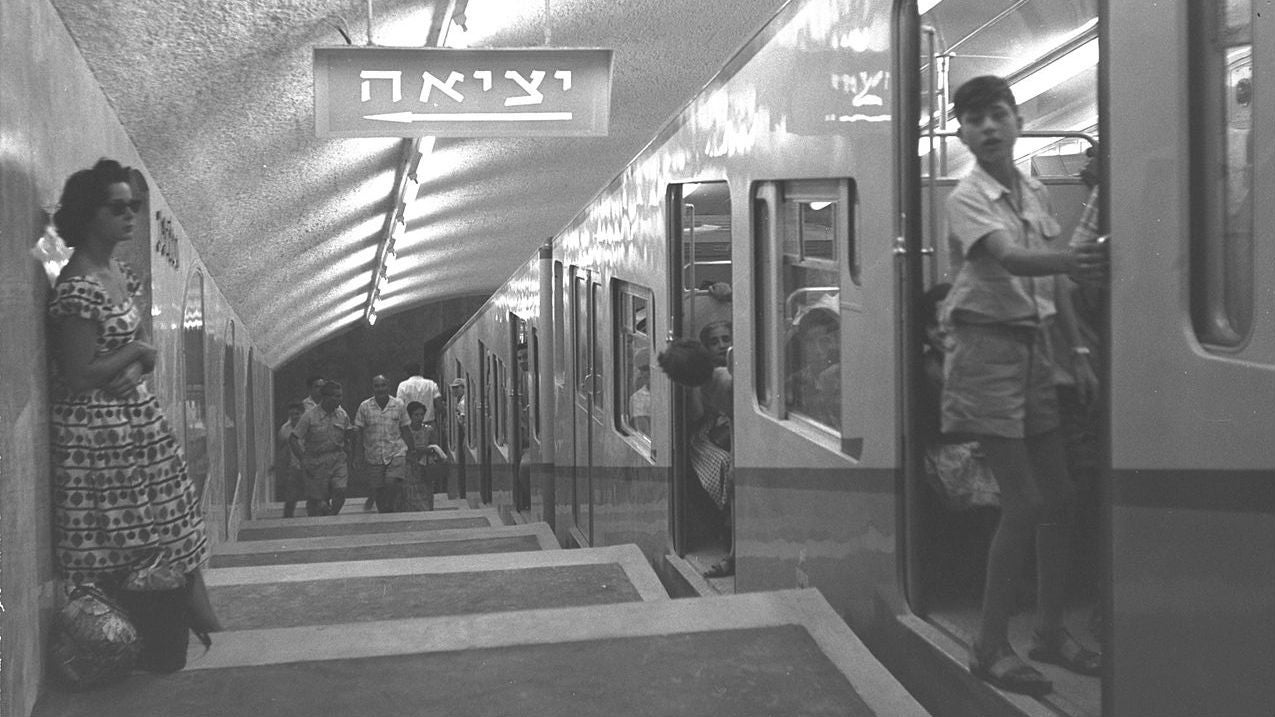 7 Ingenious Trains That Slide Up the Slopes So You Don't Have to