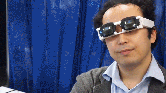 Robot Eyes Replace Your Blank Stare With (Fake) Human Expression