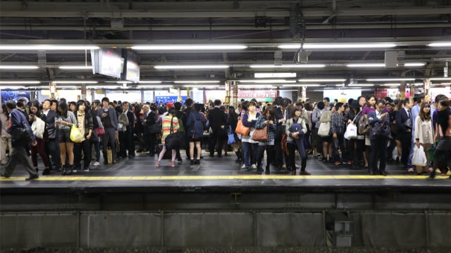 New App Makes Japanese Train Rides Less Sweaty and Hellish