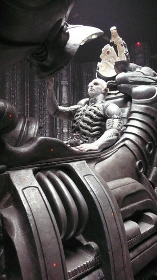 Prometheus set photos show what's under the Engineers' robes, plus a never-before-seen character