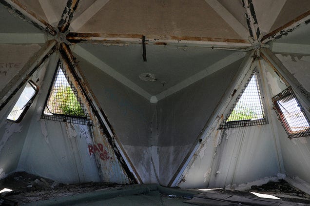 King Neptune still reigns over Western Australia's abandoned marine park