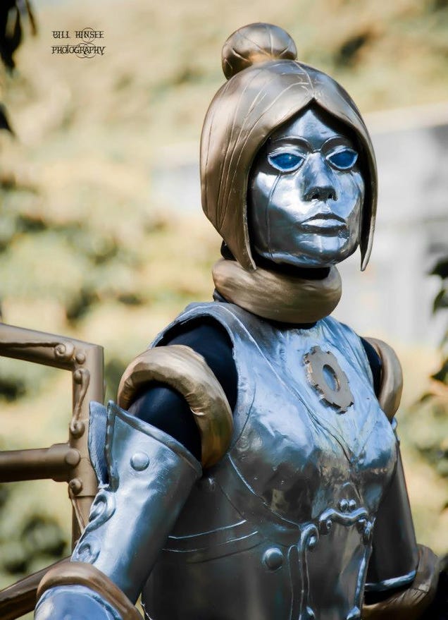 League of Legends Cosplay That's so Good it Doesn't Look Human