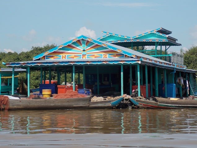 Cambodia's floating village migrates with the seasons