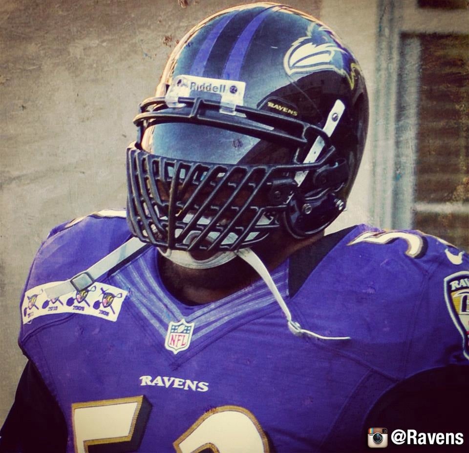 ray-lewis-has-a-terrifying-new-facemask