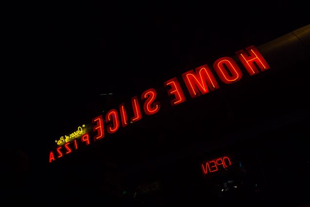 19 Dazzling Photos Of Neon Signs