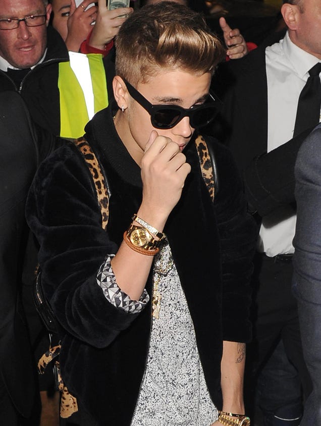 Gas Masks, Angel Wings and Fainting Spells: The Week We Lost Justin Bieber