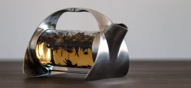 This Gorgeous Teapot Lets You Watch Your Tea Leaves Brew