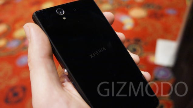 Sony Xperia Z and ZL Hands On: Two Phones Worth Getting Excited About