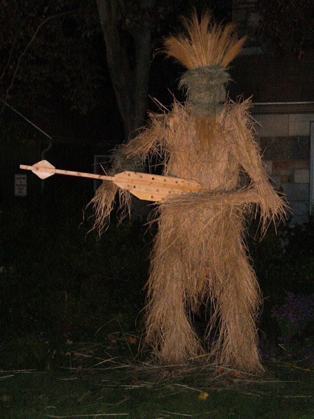 Star Wars made entirely out of scarecrows wins best Halloween lawn on this Earth