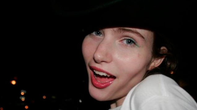 How To Pluck Your Eyebrows