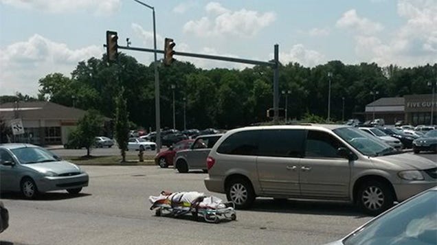 Corpse Falls Out of Coroner's Van Onto Busy Philadelphia Area Road