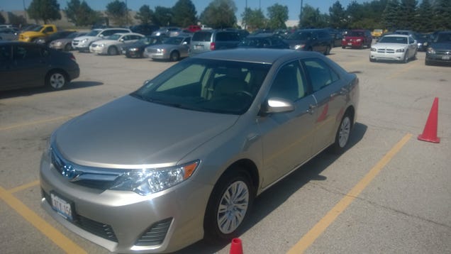 2014 Toyota Camry Hybrid:The Oppo Review