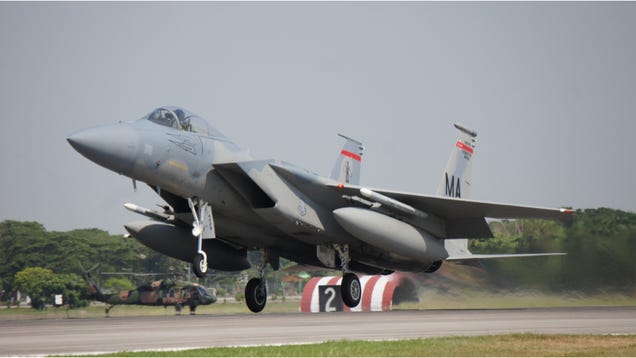 An F-15 Fighter Jet Has Reportedly Crashed In Virginia [UPDATE]