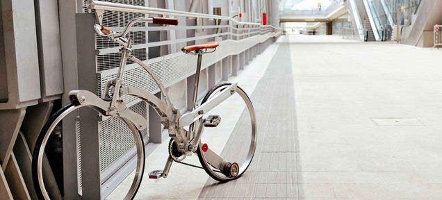 Esta bicicleta sin radios se pliega hasta el tamaño de un paraguas