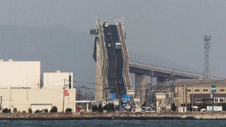 This crazy bridge in Japan looks more like a terrifying roller coaster