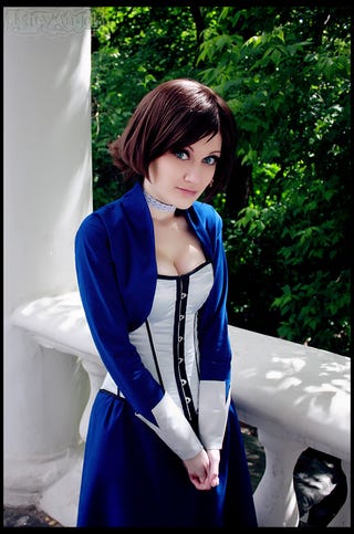 Kickstart Your Week With Some Terrific Cosplay