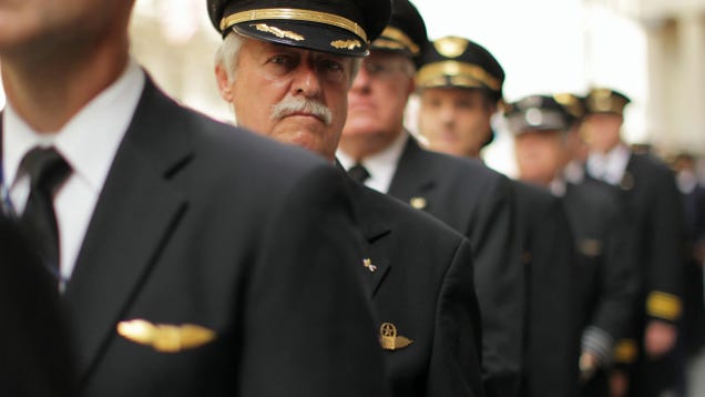 How Do Airline Pilots Respond After A Crash?