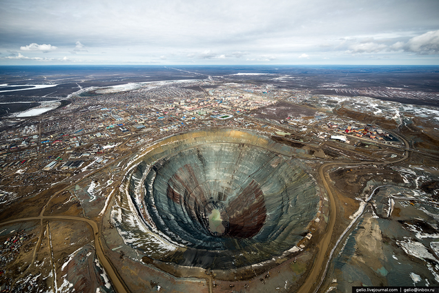 The Nearly Mile-Wide Diamond Mine That Helped Build the Soviet Union