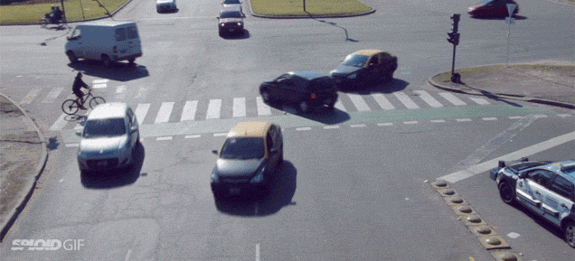 This video of a crowded intersection makes me hyperventilate