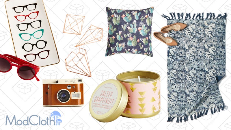 Today's Best Deals: Bourne Films, Anker Lamps, Marriott Mattress Toppers