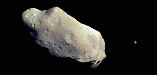 ¿Por qué los planetas son esféricos pero los cometas y asteroides no?