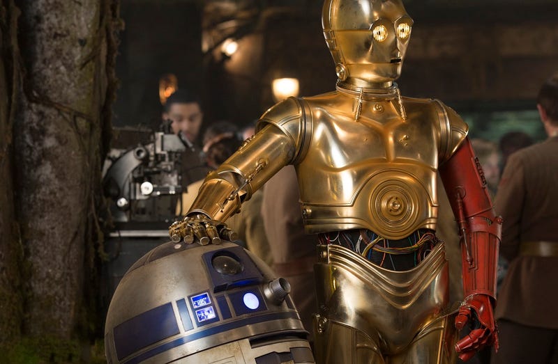 La verdadera razón de por qué el brazo de C-3PO era rojo en Star Wars: The Force Awakens