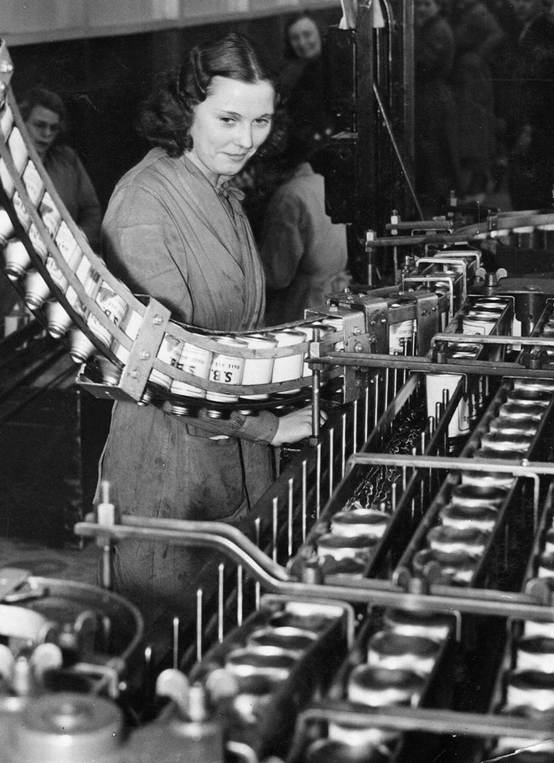 The Evolution of Canned Food and Drink In 38 Pictures