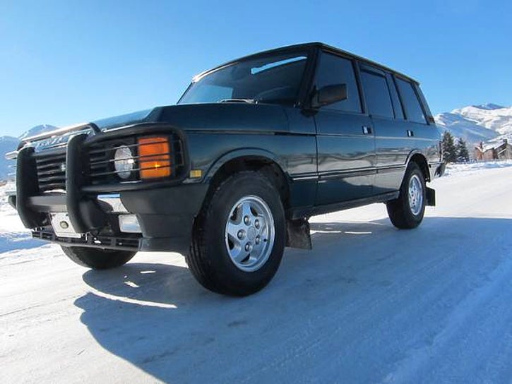 For $7,900, This 1995 Range Rover County Is A Mean Green Luxo-Leaning Machine
