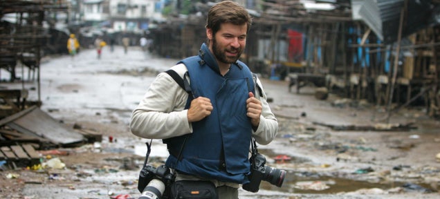 The Unflinching War Photography of Chris Hondros