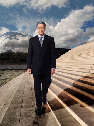 First New Photos of Fringe Season 4: What's wrong with Walter?