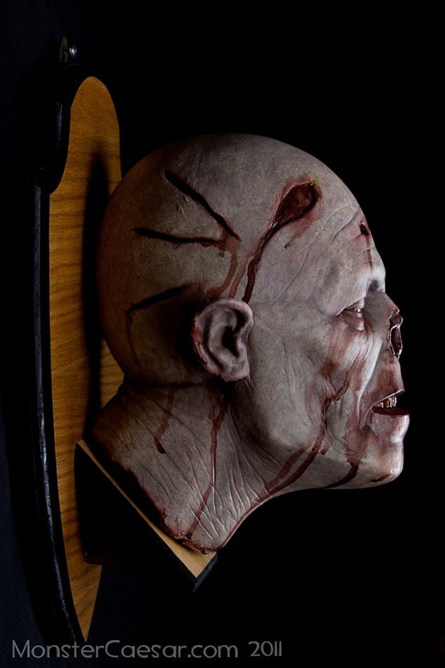 Mounted zombie head shows that you are a decorator of undead distinction