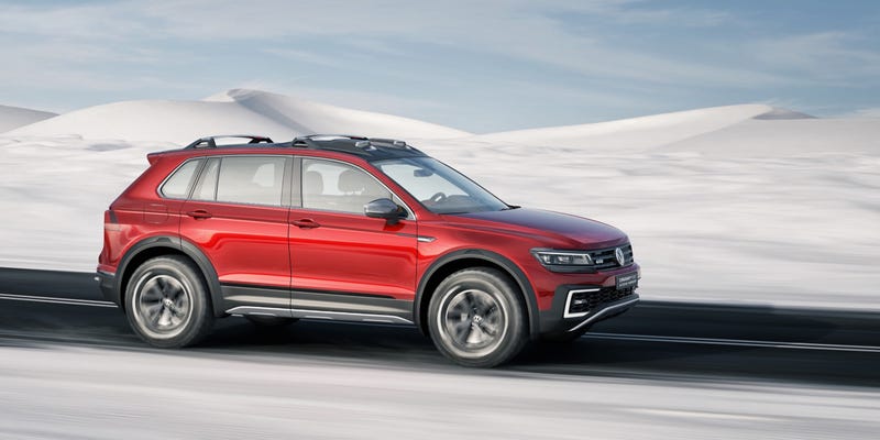 The Volkswagen Tiguan GTE Active Concept Looks Like It Could Kick Your Ass