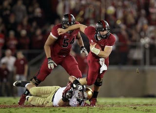 Manti Te'o's Father Wants You To Unsubscribe From The Honolulu Star-Advertiser Because It Printed A Picture Of His Son Missing A Tackle