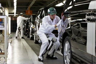 Honda Unveils Experimental Robot Legs, Human Cyborgization Not Far Behind