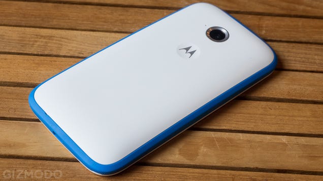 Motorola's Great Little Cheapo Phone Has a New Look and LTE
