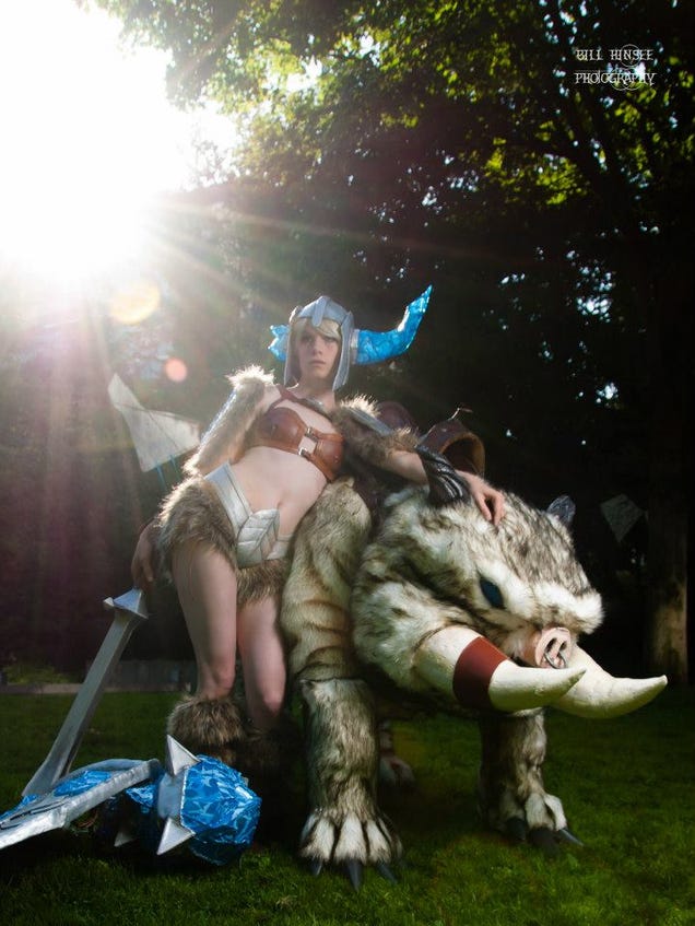 League of Legends Cosplay That's so Good it Doesn't Look Human