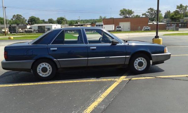 For $2,500, Would You Fly With This 1989 Eagle Premier ES?